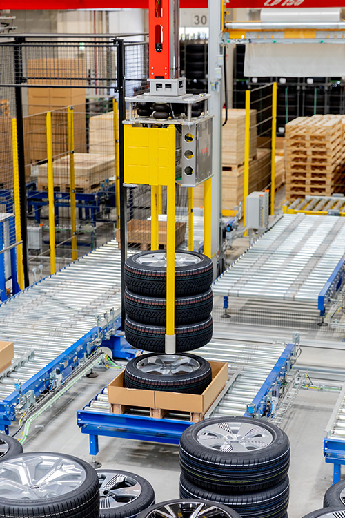 Bei der Komplettradmontage kommen modernste Maschinen zum Einsatz.